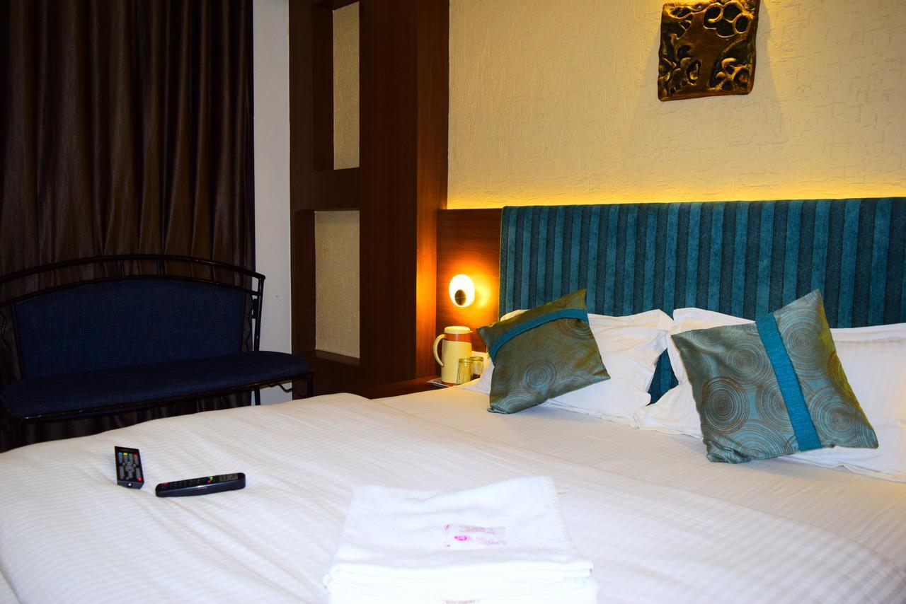 Hotel Chandragupta Ujaim Exterior foto