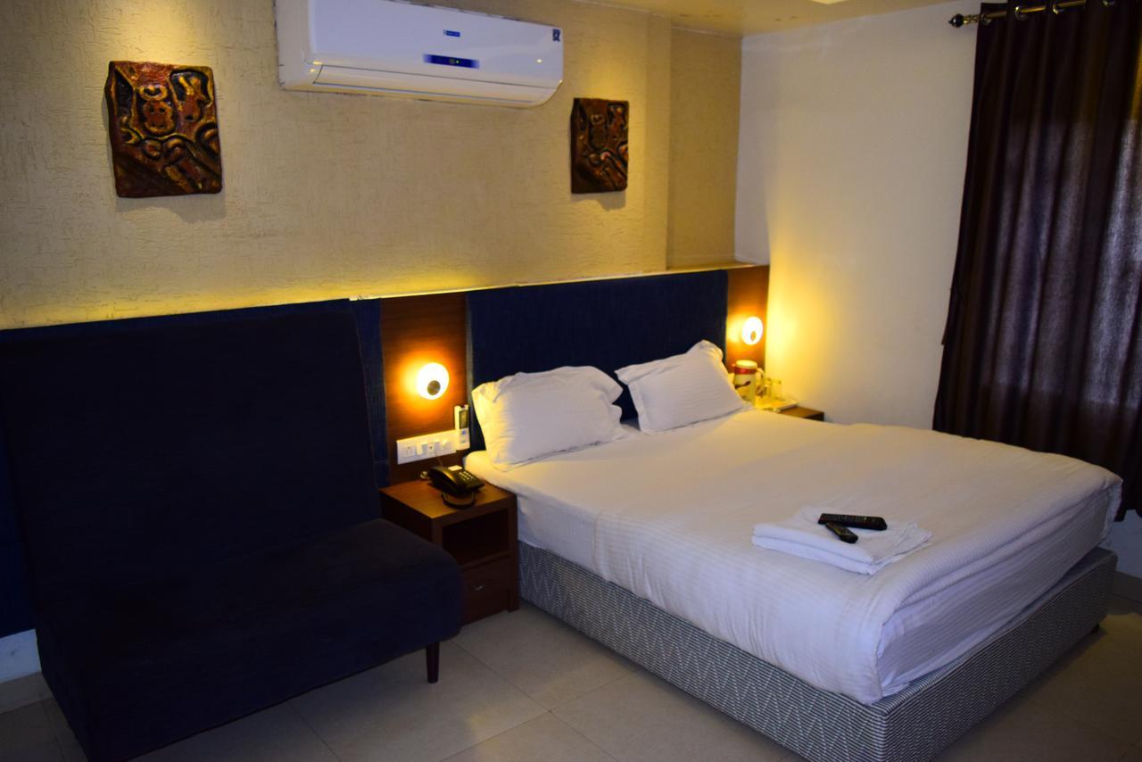 Hotel Chandragupta Ujaim Exterior foto