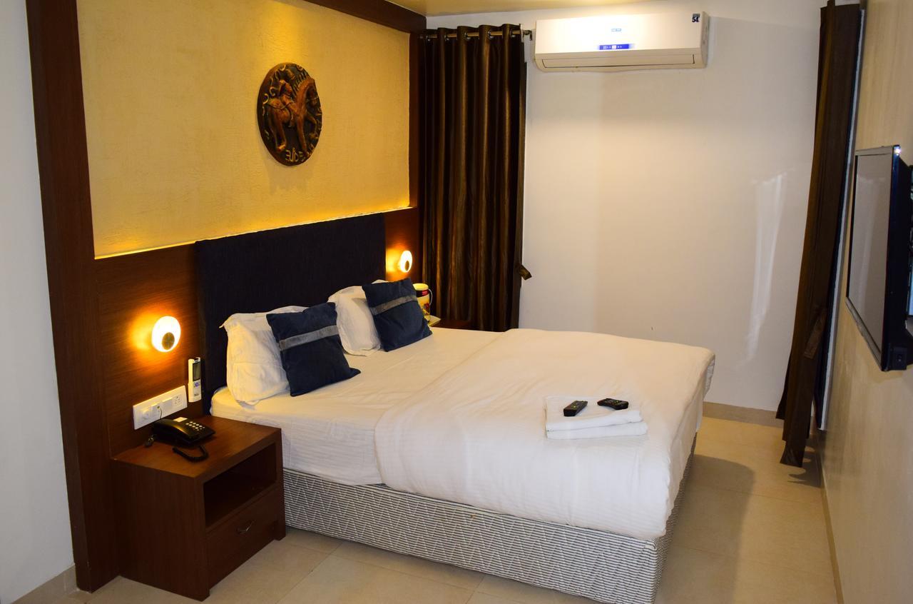 Hotel Chandragupta Ujaim Exterior foto
